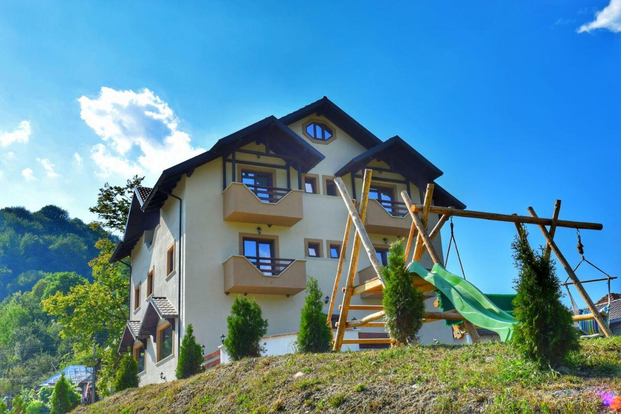 Heaven Guesthouse Corbeni Exteriör bild